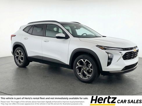 Used 2025 Chevrolet Trax LT w/ LT Convenience Package FWD image 1