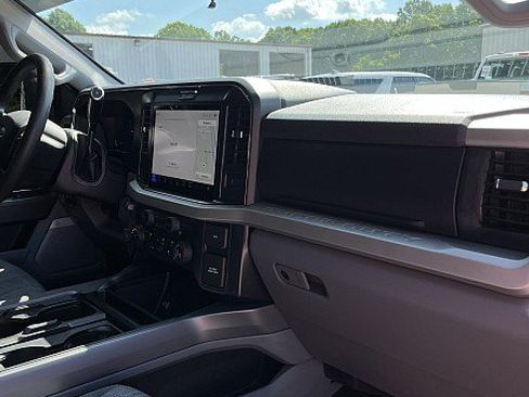 Used 2026 Ford F250 XLT w/ XLT Premium Package AWD/4WD image 14