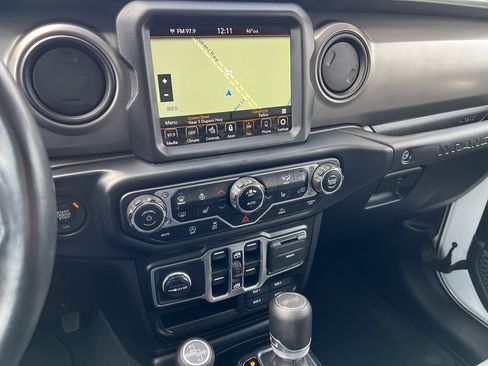 Used 2022 Jeep Wrangler Unlimited Sport image 17