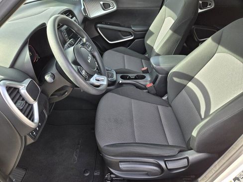 Certified 2024 Kia Soul LX w/ Option Group 015 FWD image 11