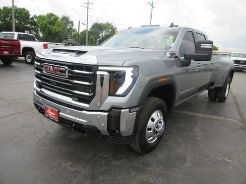 Certified 2025 GMC Sierra 3500 SLE w/ SLE Value Package AWD/4WD image 12