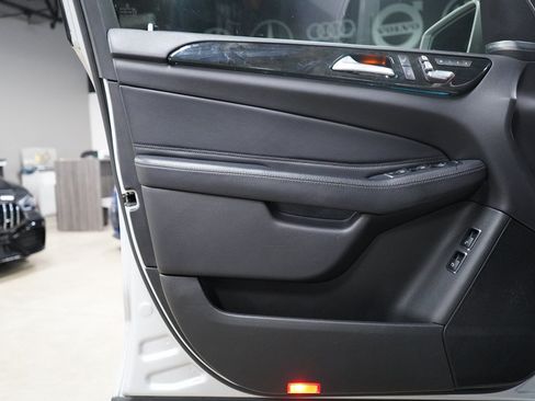 Used 2019 Mercedes-Benz GLS 450 4MATIC image 9