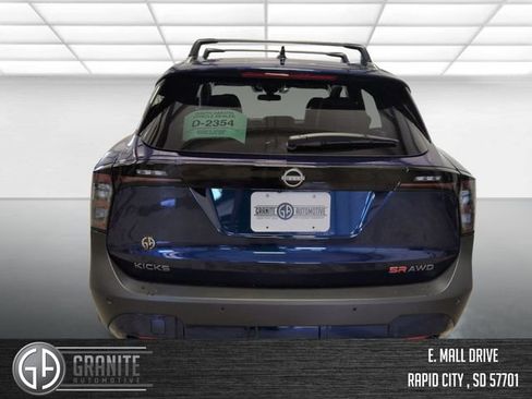 New 2026 Nissan Kicks SR w/ Cold Weather Package AWD/4WD image 4