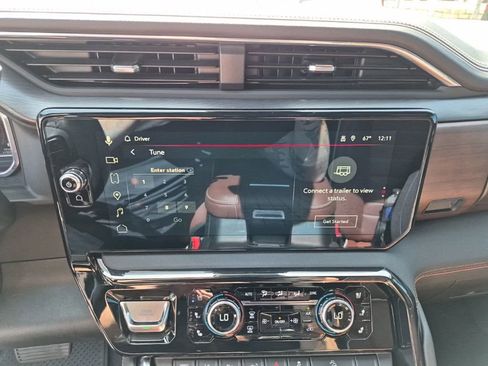 Used 2025 GMC Sierra 2500 Denali Ultimate image 40