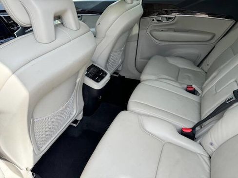 Used 2016 Volvo XC90 T6 Momentum w/ Momentum Plus Package image 40