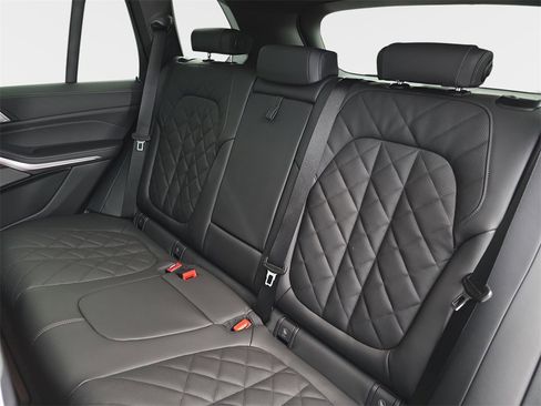 New 2026 BMW X5 xDrive40i w/ M Sport Package image 14