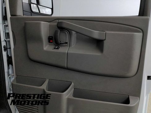 Used 2020 GMC Savana 2500 w/ Driver Convenience Package RWD image 28