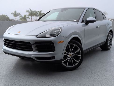 Certified 2022 Porsche Cayenne Platinum Edition w/ Premium Package image 1