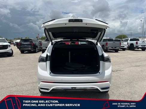Used 2025 Buick Envision Avenir AWD/4WD image 16