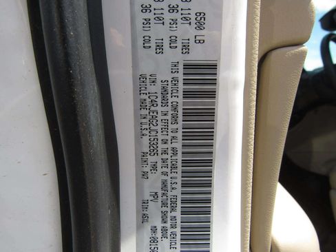 Used 2018 Jeep Grand Cherokee Laredo RWD image 6