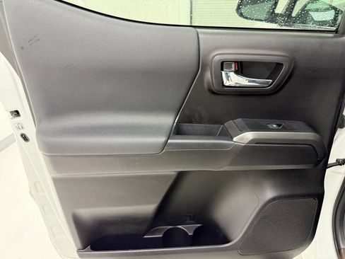 Used 2019 Toyota Tacoma TRD Off-Road image 32