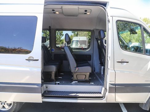 Used 2016 Mercedes-Benz Sprinter 2500 image 16