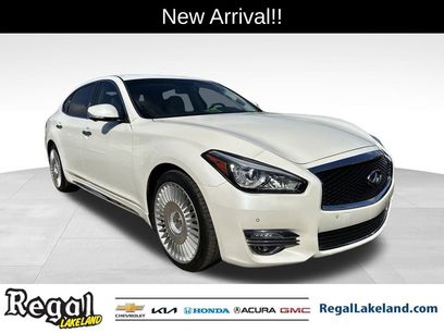 Used 2017 INFINITI Q70 L 3.7 w/ Deluxe Touring Package