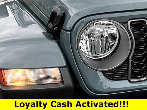 New 2025 Jeep Gladiator Sport image 28