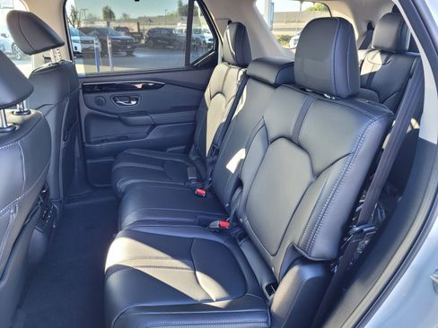 New 2025 Honda Pilot Touring image 8