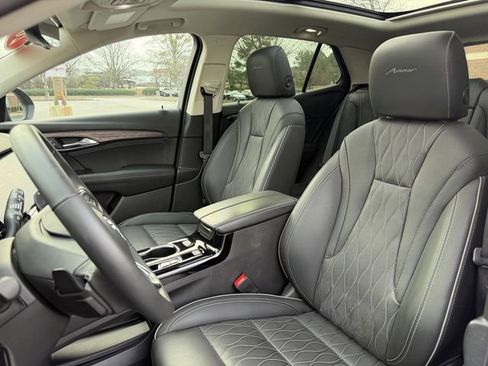 Used 2023 Buick Envision Avenir image 13