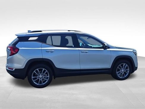 Used 2022 GMC Terrain SLT w/ Infotainment Package II AWD/4WD image 9