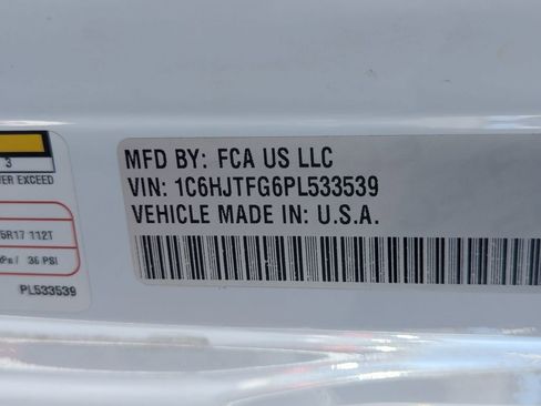 Used 2023 Jeep Gladiator Overland image 35