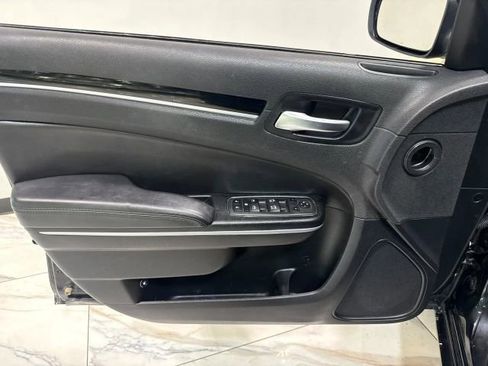 Used 2023 Chrysler 300 Touring w/ Sport Appearance Package RWD image 10