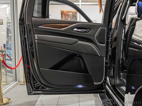 Used 2021 Cadillac Escalade ESV Premium Luxury w/ LPO, Floor Liner Package AWD/4WD image 38