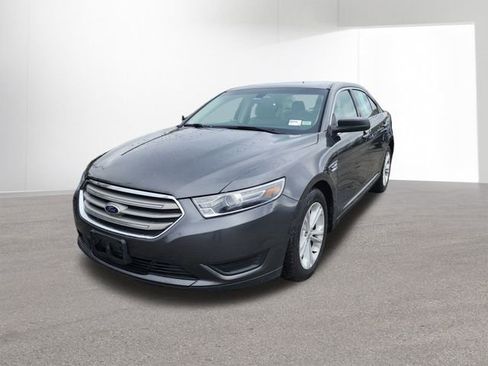 Used 2016 Ford Taurus SE image 24
