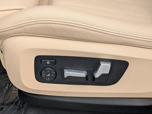 Used 2022 BMW X5 xDrive40i w/ Executive Package image 17