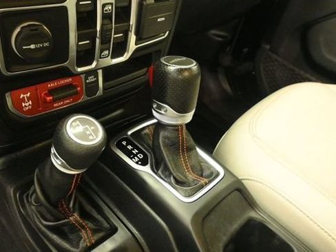 Used 2020 Jeep Gladiator Mojave AWD/4WD image 18