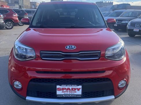 Used 2018 Kia Soul + FWD image 4