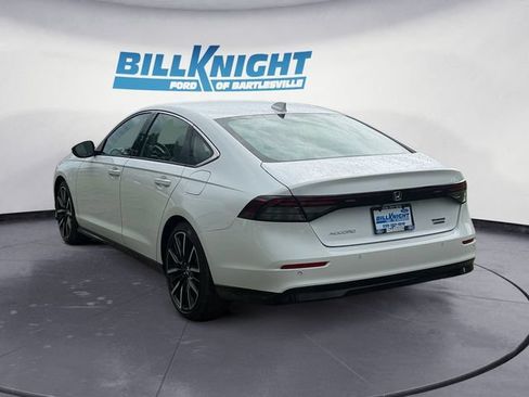 Used 2025 Honda Accord Touring image 3