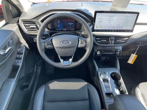 Used 2024 Ford Escape SE image 6