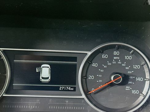 Used 2023 Kia Sorento S image 19