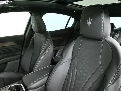 New 2025 Maserati Grecale Folgore image 5