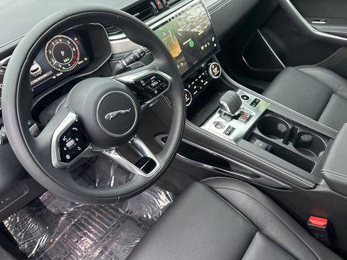 New 2025 Jaguar F-PACE R-Dynamic S image 5