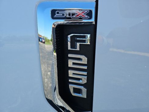 Used 2021 Ford F250 XL w/ STX Appearance Package AWD/4WD image 8
