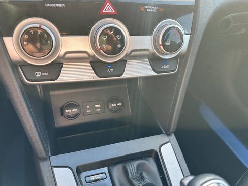 Used 2019 Hyundai Elantra SE w/ Cargo Package image 16