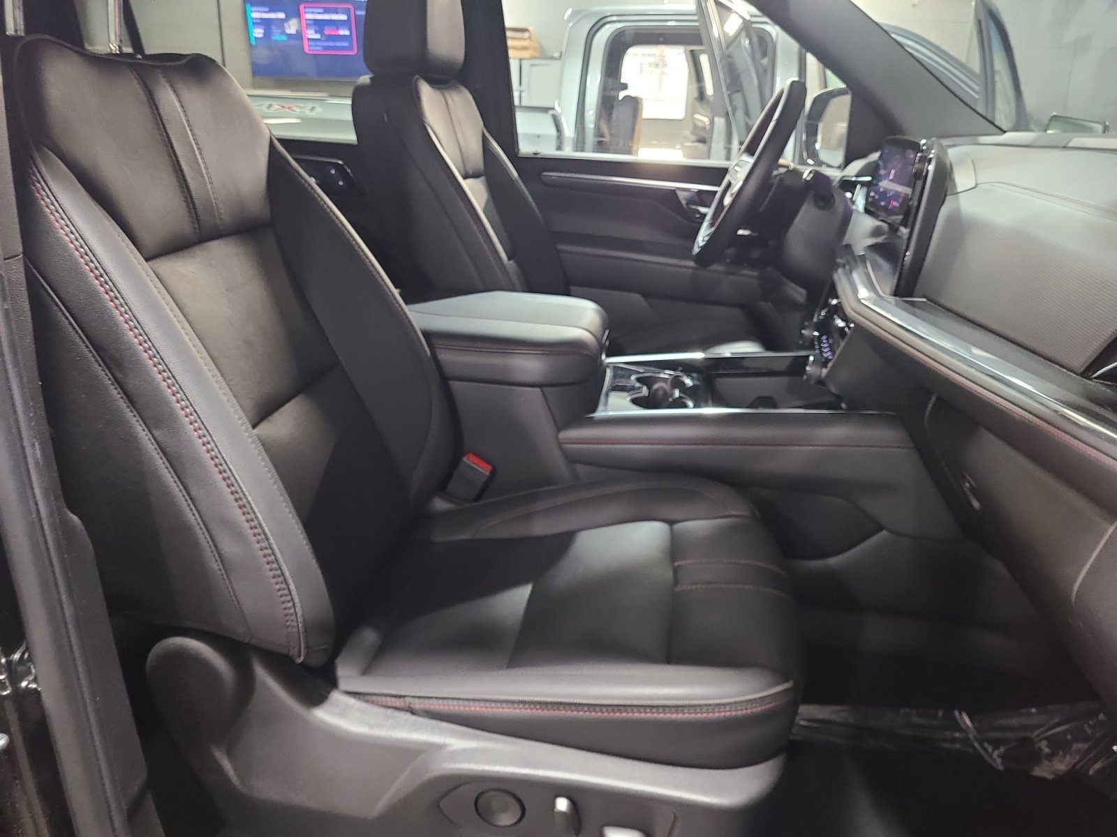 Used 2026 Chevrolet Suburban RST w/ Sun And Tow Package AWD/4WD image 19