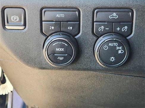 Used 2023 Chevrolet Silverado 1500 LT image 21