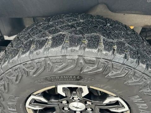 Used 2023 Chevrolet Silverado 1500 ZR2 w/ Technology Package image 10