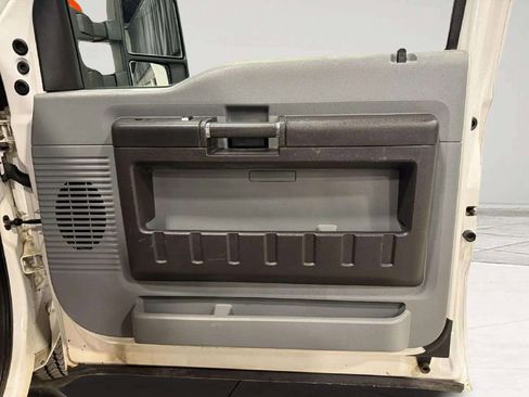 Used 2015 Ford F250 XL w/ Power Equipment Group image 25