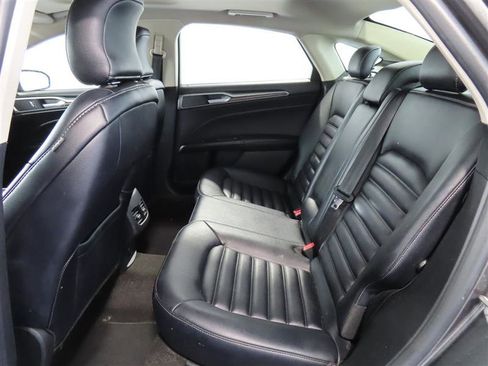 Used 2019 Ford Fusion SEL image 32