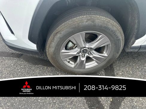 Used 2025 Toyota RAV4 XLE AWD/4WD image 15
