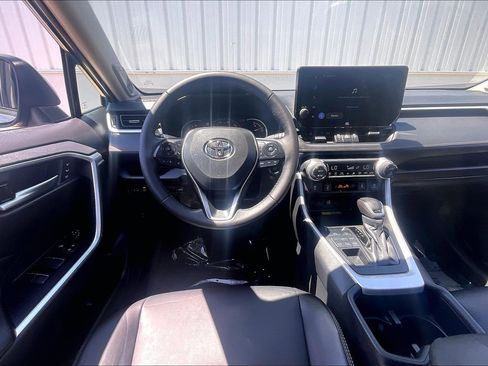 Used 2025 Toyota RAV4 XLE Premium w/ Weather Package AWD/4WD image 6