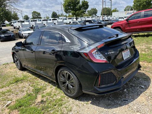Used 2018 Honda Civic EX image 6