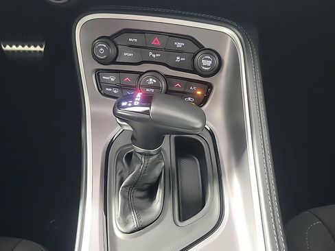 Used 2022 Dodge Challenger R/T w/ Driver Convenience Group RWD image 31