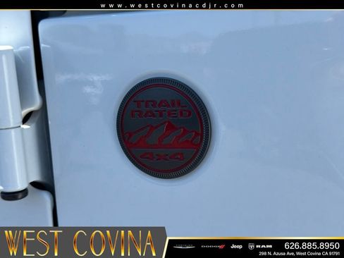 Used 2024 Jeep Wrangler Unlimited Rubicon AWD/4WD image 31