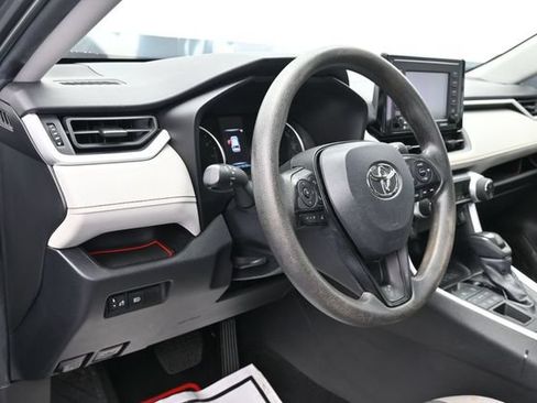 Used 2022 Toyota RAV4 XLE AWD/4WD image 23