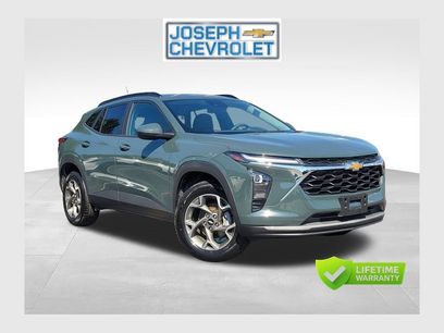 Used 2025 Chevrolet Trax LT