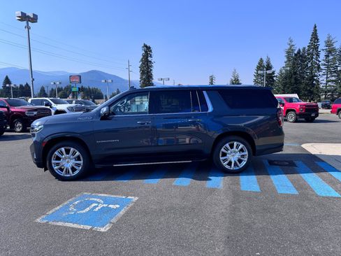 Used 2021 Chevrolet Suburban High Country AWD/4WD image 4