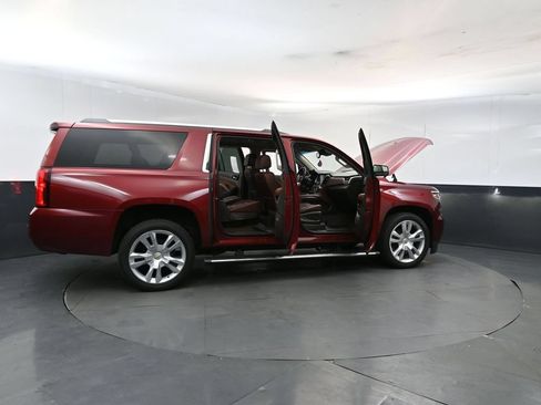 Used 2018 Chevrolet Suburban Premier AWD/4WD image 26