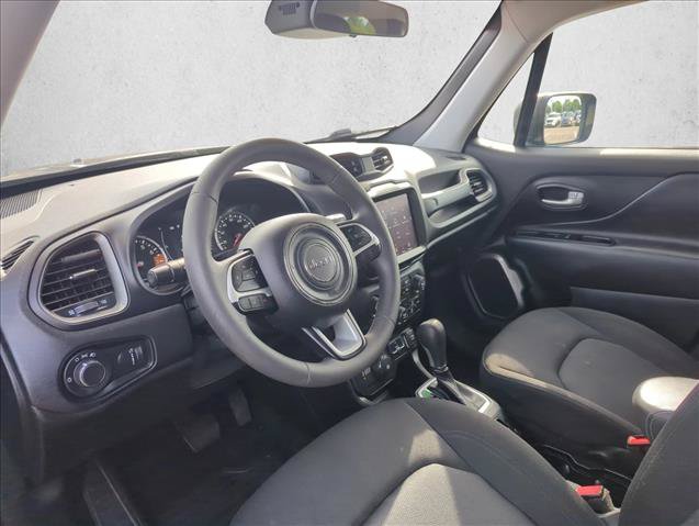 Used 2023 Jeep Renegade Latitude AWD/4WD image 11